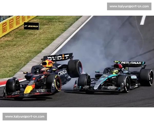 安东内利头盔视角：首圈追尾维斯塔潘瞬间全记录