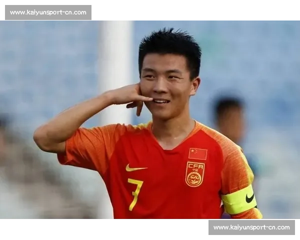 足协认错！VAR 误判偷走浙江 2 分，陶强龙争议动作成焦点，主帅激动挥拳眼镜飞落